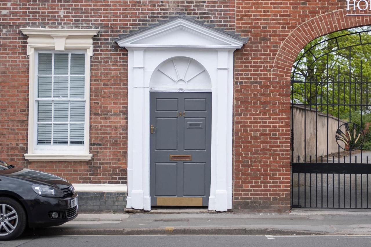 Beautiful Mews House In A Georgian Listed Building Close To The A38 Burton-upon-Trent Eksteriør billede